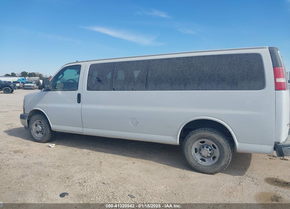 2020 CHEVROLET EXPRESS PASSENGER RWD 3500 EXTENDED WHEELBASE LT VIN: 1GAZGPFG6L1191611