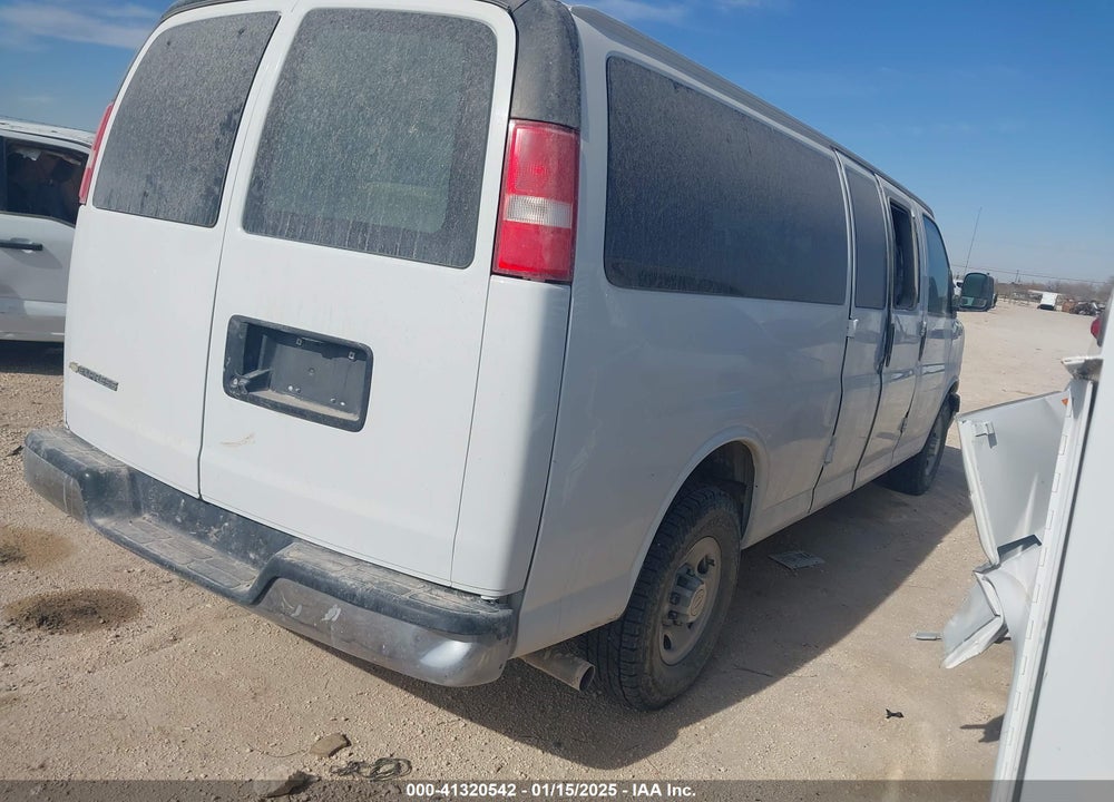 2020 CHEVROLET EXPRESS PASSENGER RWD 3500 EXTENDED WHEELBASE LT VIN: 1GAZGPFG6L1191611