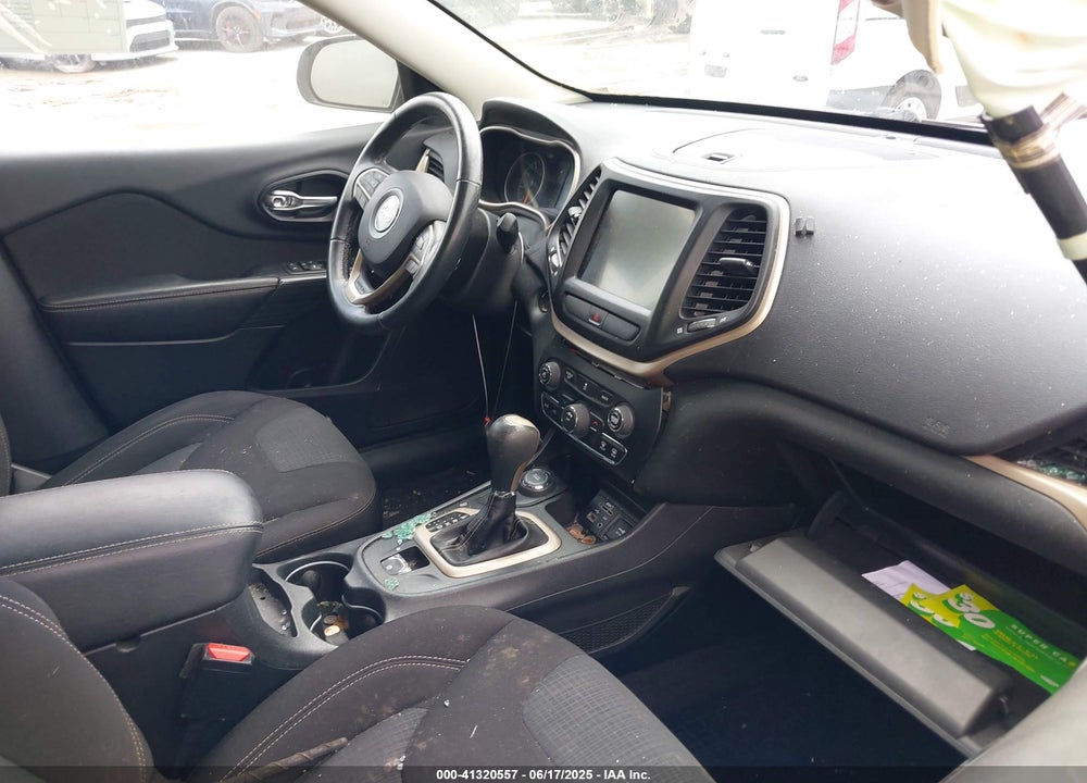 2016 JEEP CHEROKEE VIN: 1C4PJMCB4GW267634