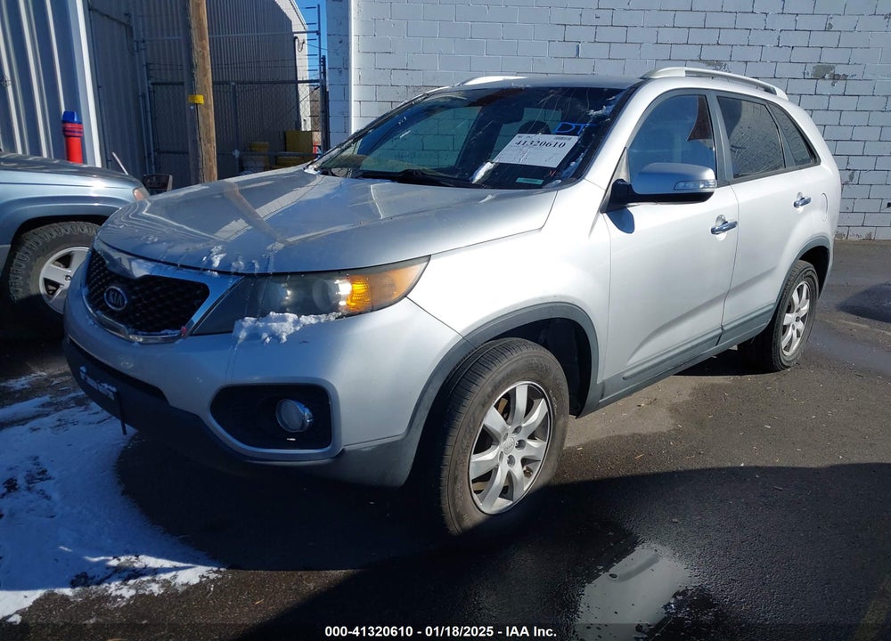 2011 KIA SORENTO LX VIN: 5XYKT3A12BG070816