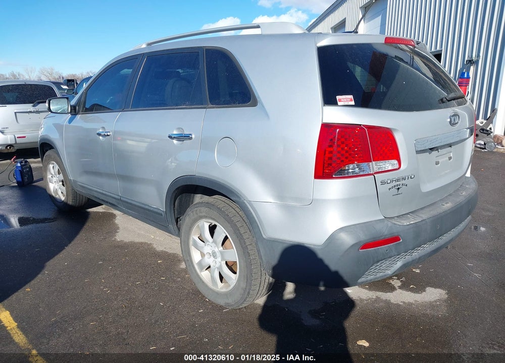 2011 KIA SORENTO LX VIN: 5XYKT3A12BG070816