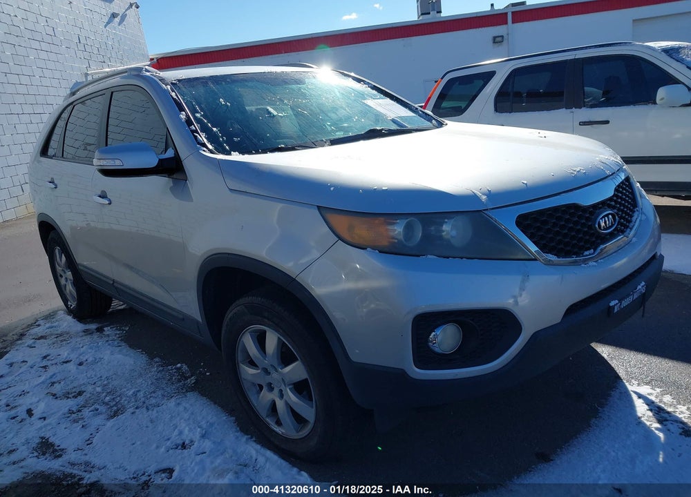 2011 KIA SORENTO LX VIN: 5XYKT3A12BG070816