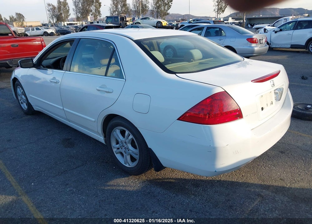 2007 HONDA ACCORD VIN: JHMCM563X7C026418