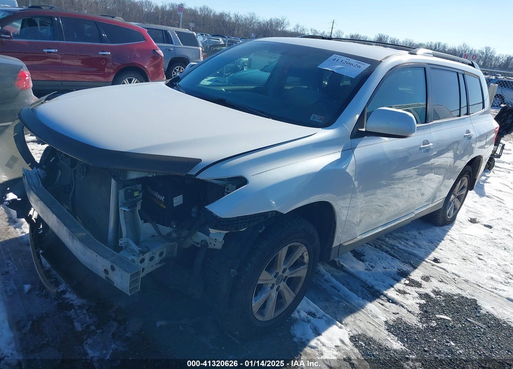 2013 TOYOTA HIGHLANDER BASE PLUS V6 VIN: 5TDBK3EH4DS205939
