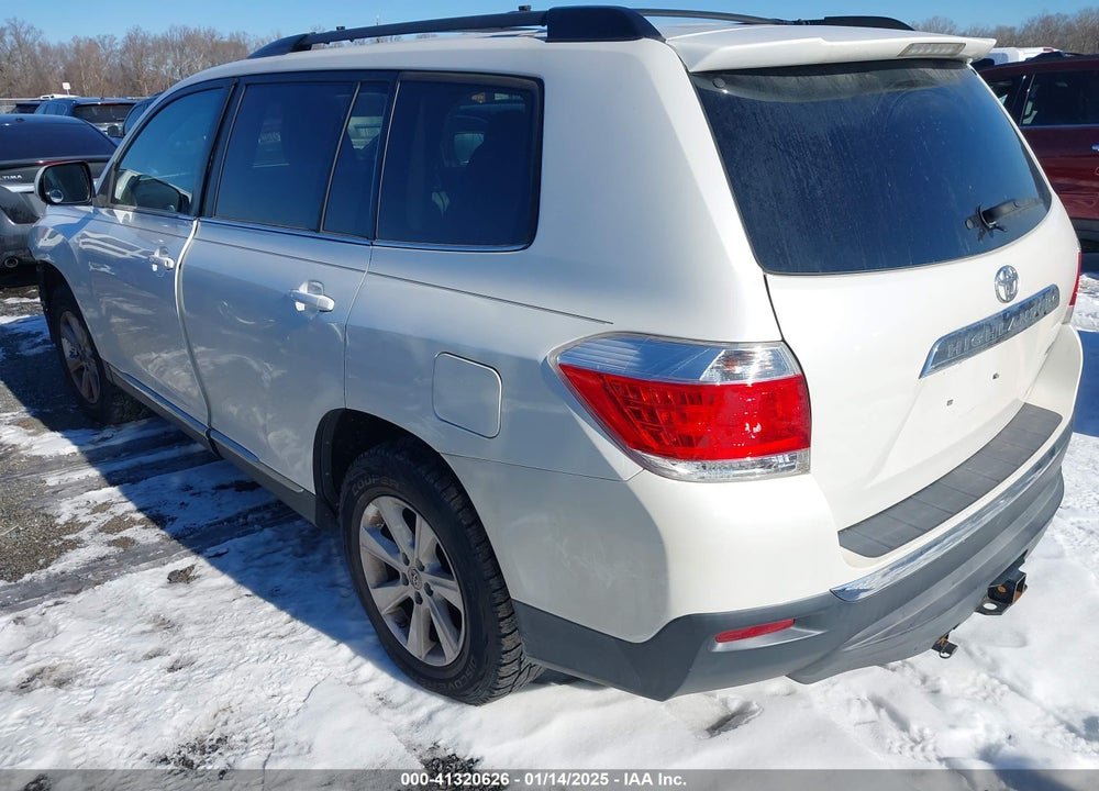 2013 TOYOTA HIGHLANDER BASE PLUS V6 VIN: 5TDBK3EH4DS205939