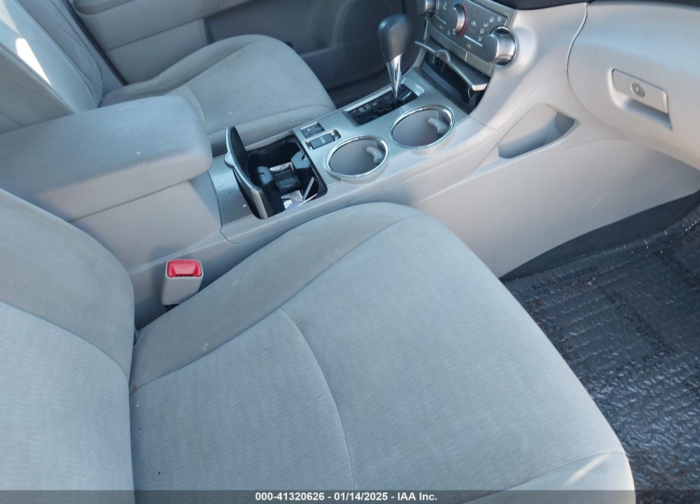 2013 TOYOTA HIGHLANDER BASE PLUS V6 VIN: 5TDBK3EH4DS205939