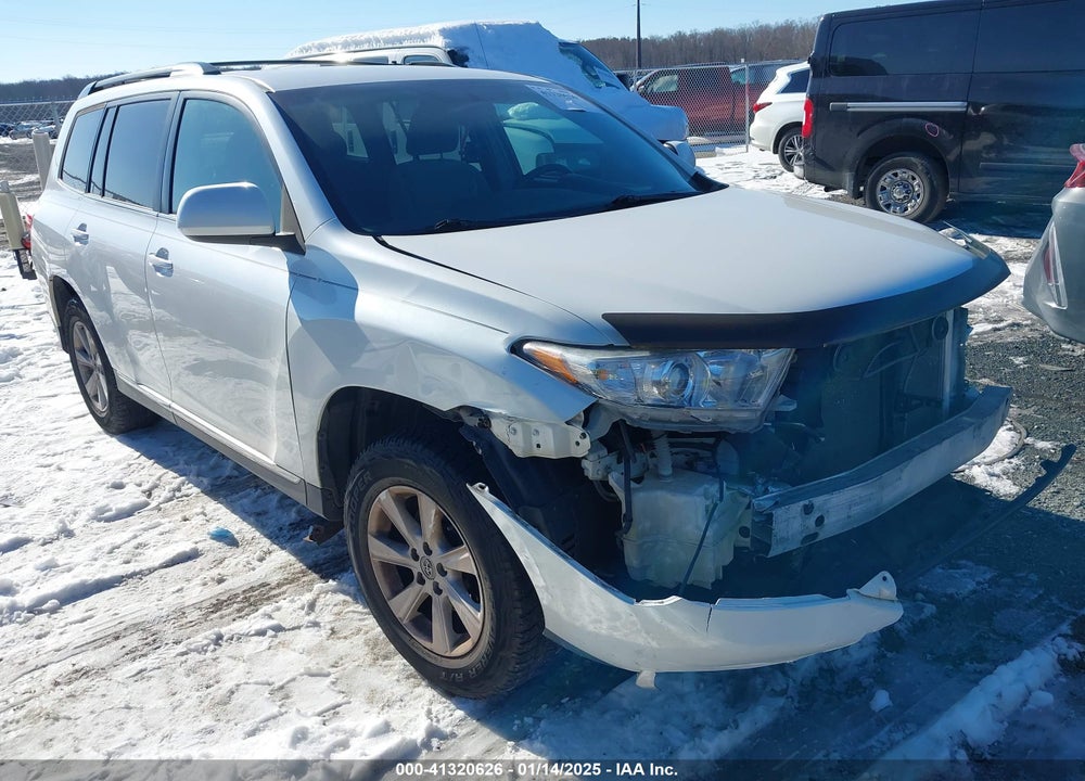 2013 TOYOTA HIGHLANDER BASE PLUS V6 VIN: 5TDBK3EH4DS205939