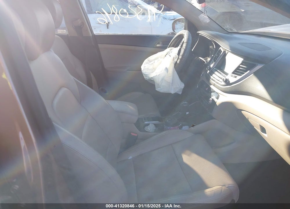 2016 HYUNDAI TUCSON LIMITED VIN: KM8J3CA2XGU097901