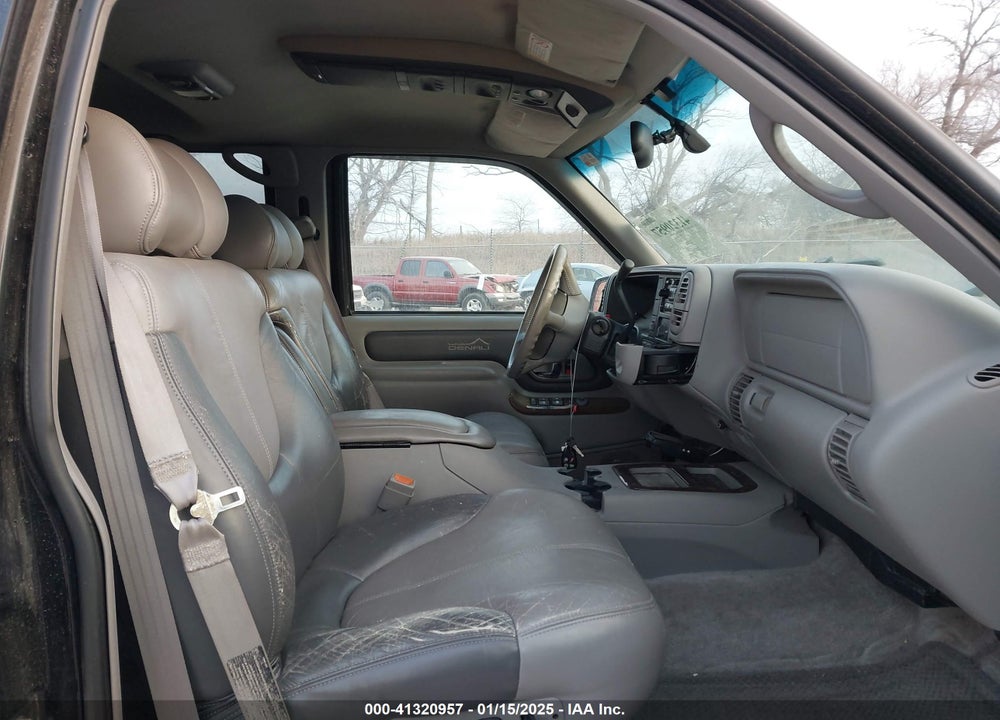 2000 GMC YUKON DENALI VIN: 1GKEK63R6YR188905