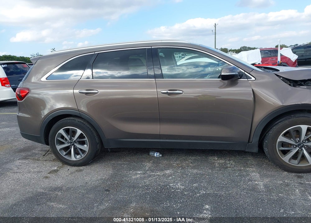 2019 KIA SORENTO 3.3L EX VIN: 5XYPH4A56KG525795