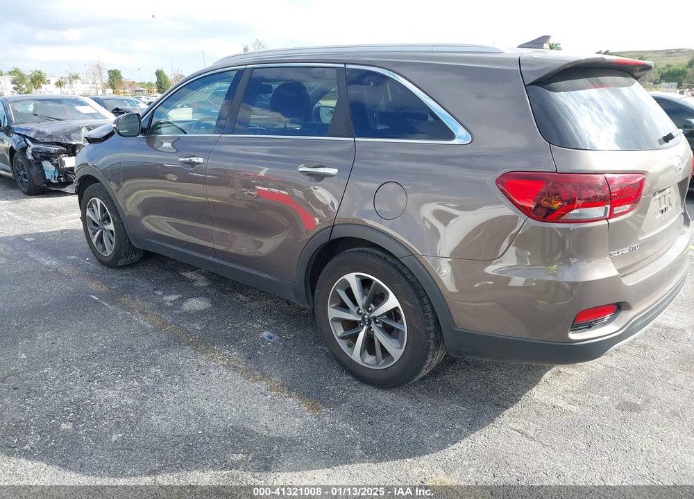 2019 KIA SORENTO 3.3L EX VIN: 5XYPH4A56KG525795