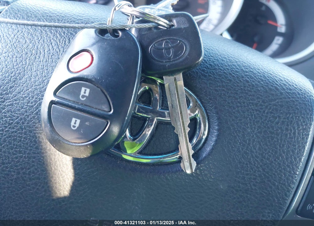 2015 TOYOTA TACOMA VIN: 5TFTX4GN3FX050392