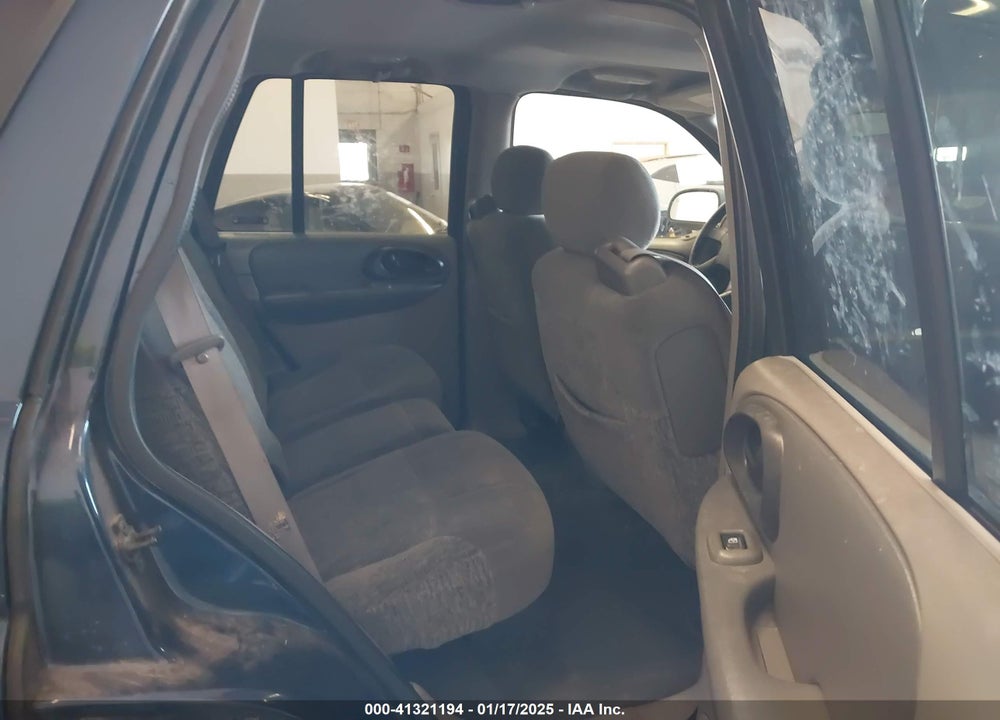 2002 CHEVROLET TRAILBLAZER LS VIN: 1GNDT13S622499848