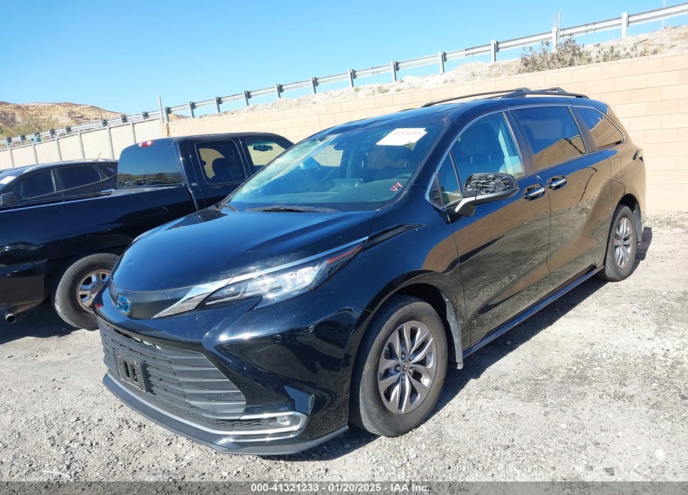 2022 TOYOTA SIENNA VIN: 5TDJRKEC4NS111003