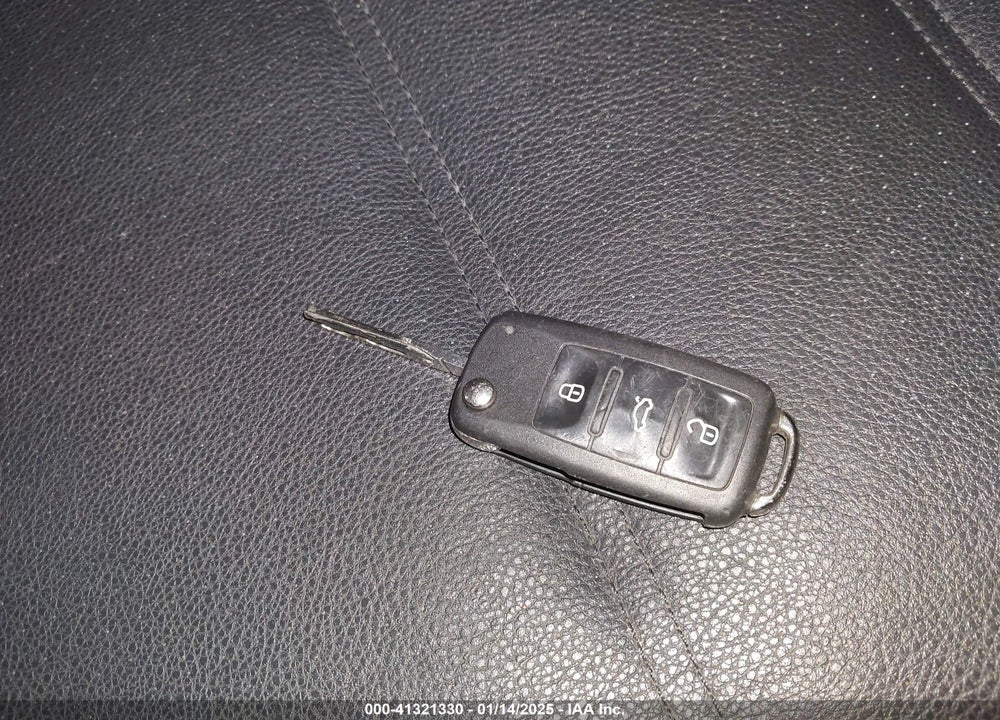 2012 VOLKSWAGEN JETTA 2.5L SE VIN: 3VWDX7AJ2CM301008