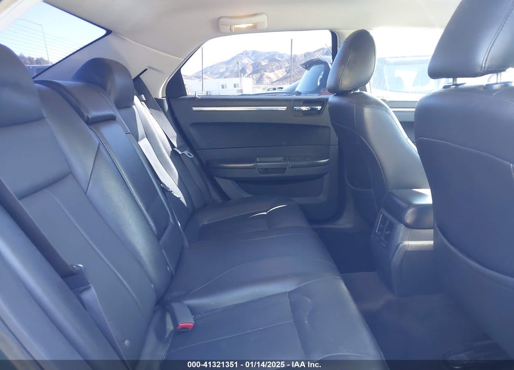 2008 CHRYSLER 300 VIN: 2C3KA53G38H255863