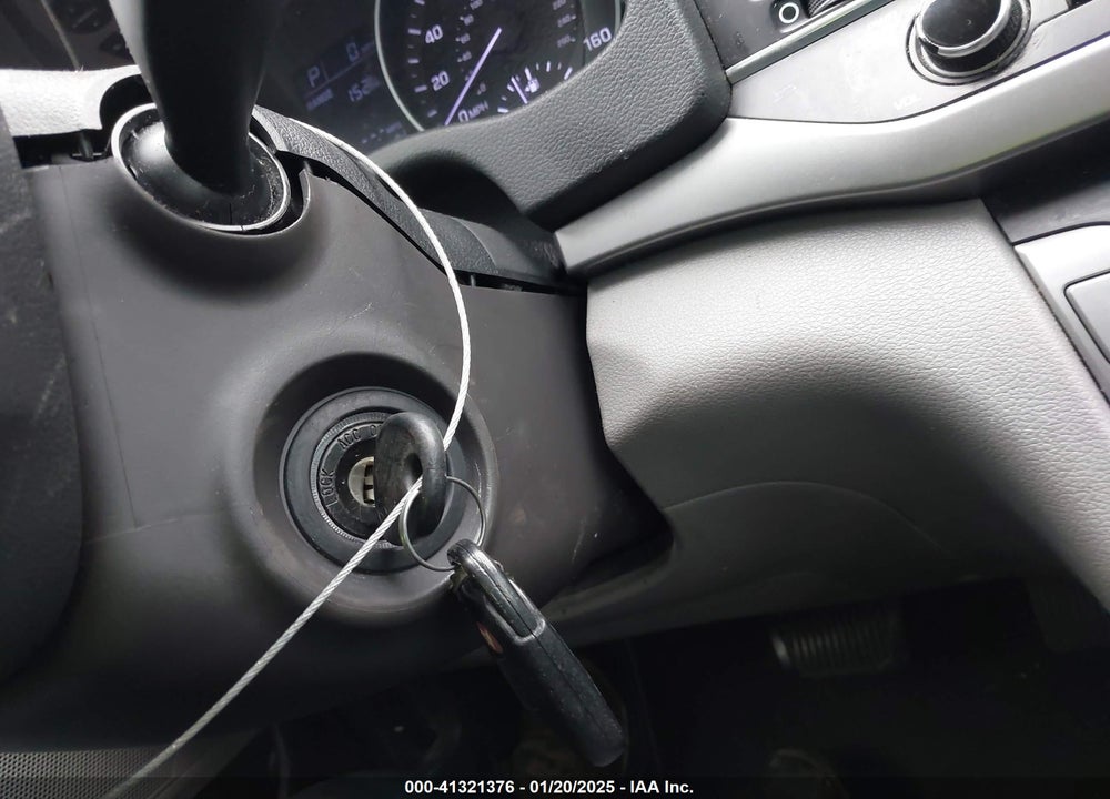 2017 HYUNDAI ELANTRA VIN: KMHD74LF9HU325816