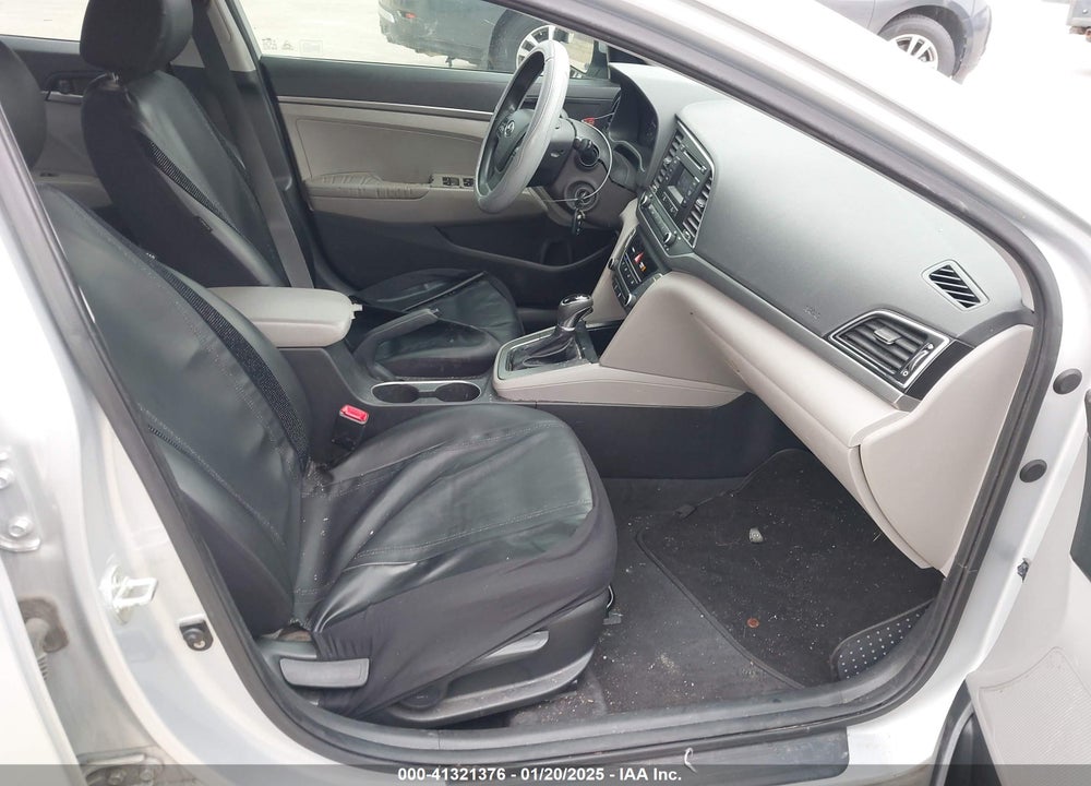 2017 HYUNDAI ELANTRA VIN: KMHD74LF9HU325816