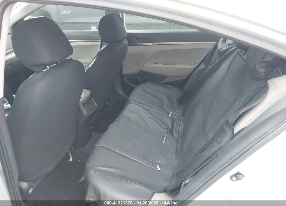 2017 HYUNDAI ELANTRA VIN: KMHD74LF9HU325816