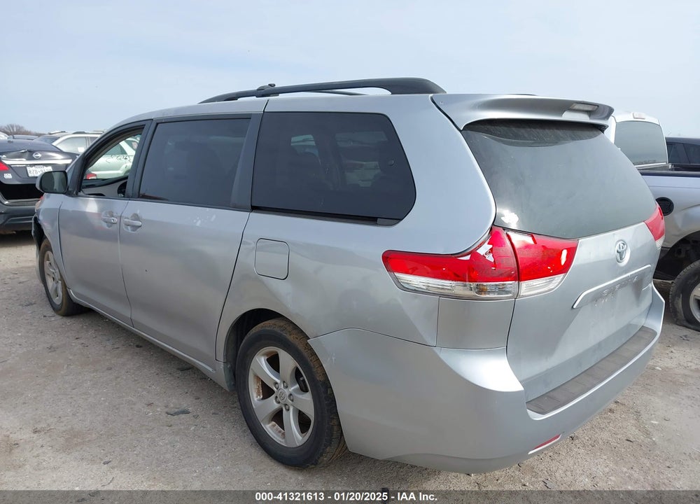 2011 TOYOTA SIENNA VIN: 5TDKK3DC2BS120861