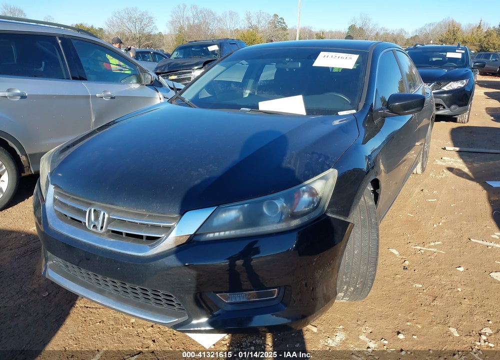 2013 HONDA ACCORD VIN: 1HGCR2F58DA207707