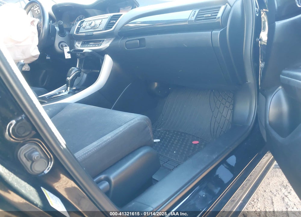 2013 HONDA ACCORD VIN: 1HGCR2F58DA207707