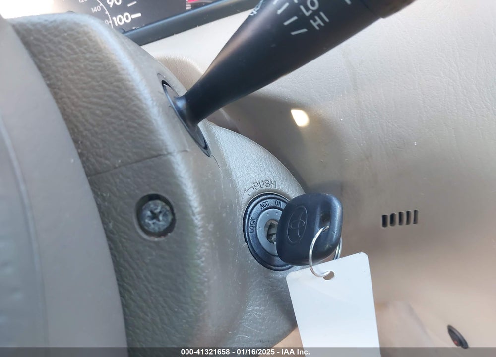 2008 TOYOTA COROLLA VIN: 1NXBR32E98Z003102