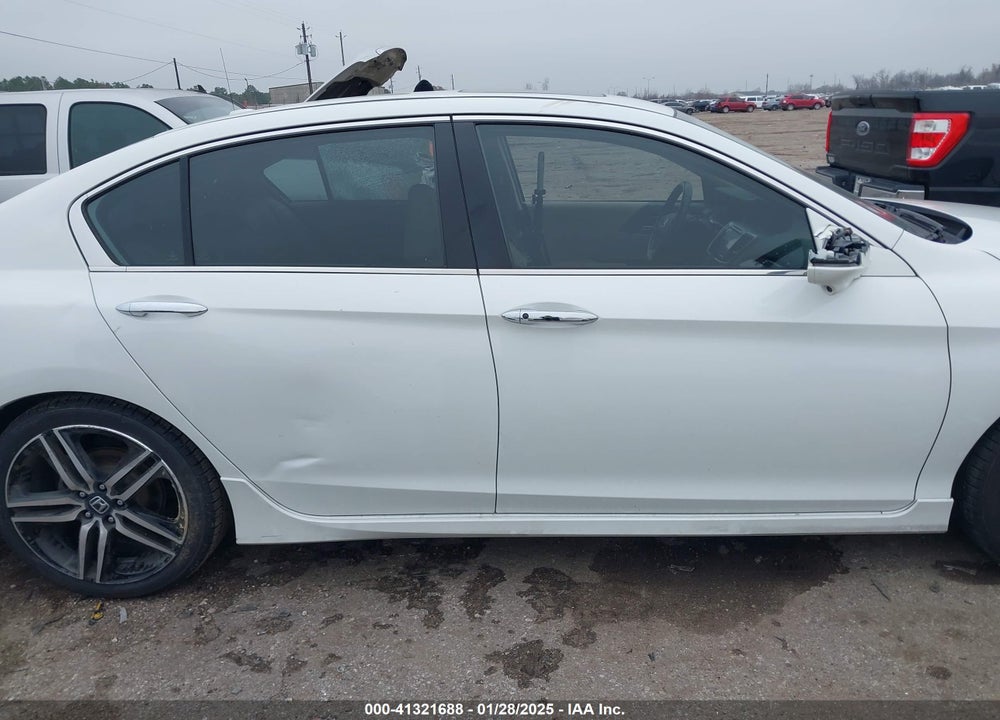 2017 HONDA ACCORD VIN: 1HGCR3F95HA043282