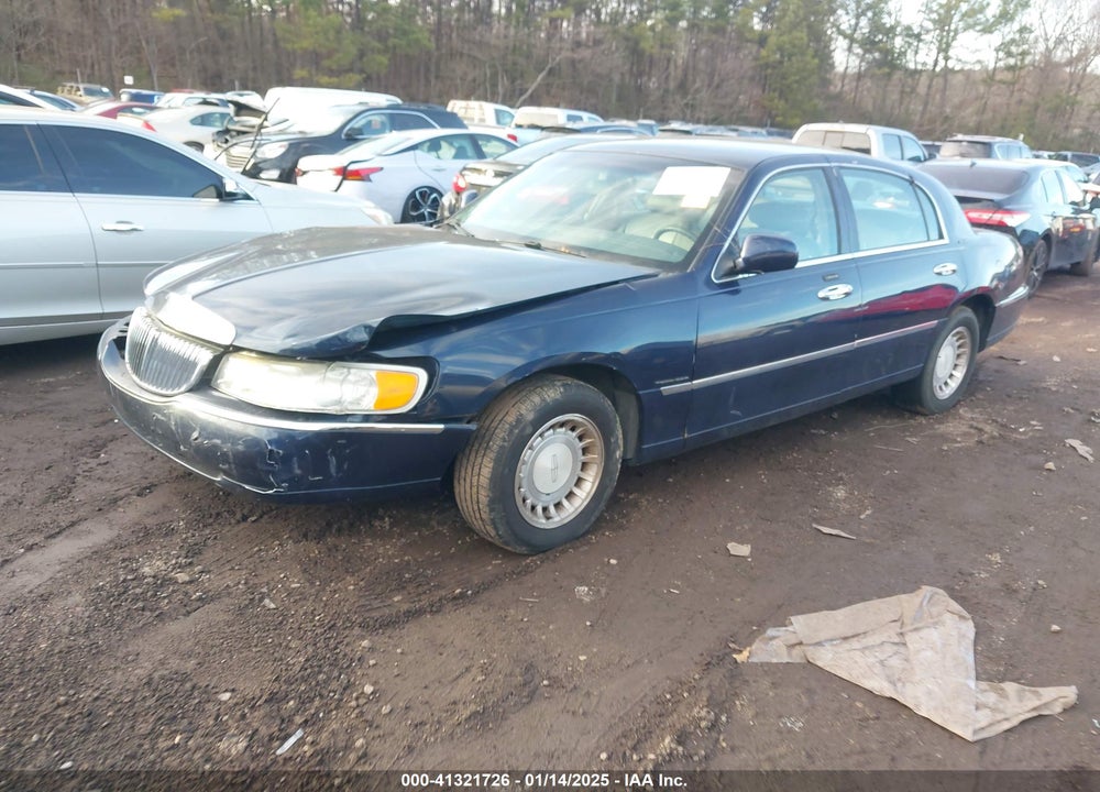 2001 LINCOLN TOWN CAR EXECUTIVE VIN: 1LNHM81W71Y717535