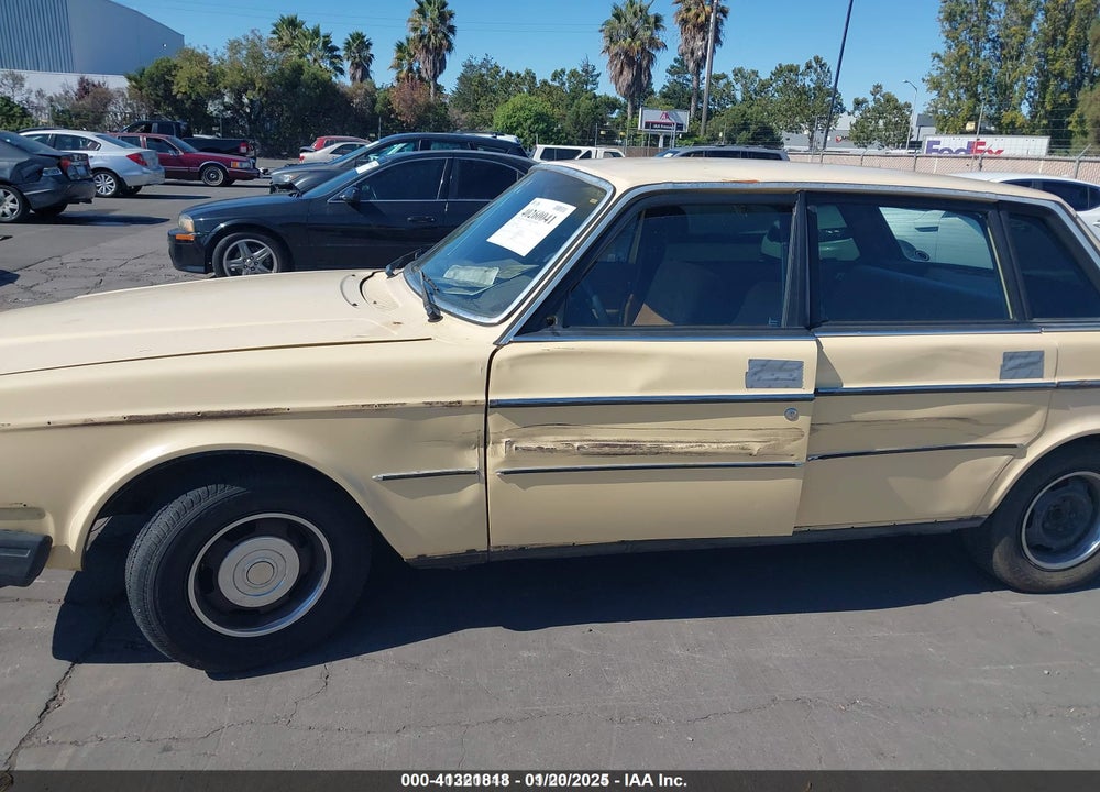 1984 VOLVO 244 VIN: YV1AX8840E1045991