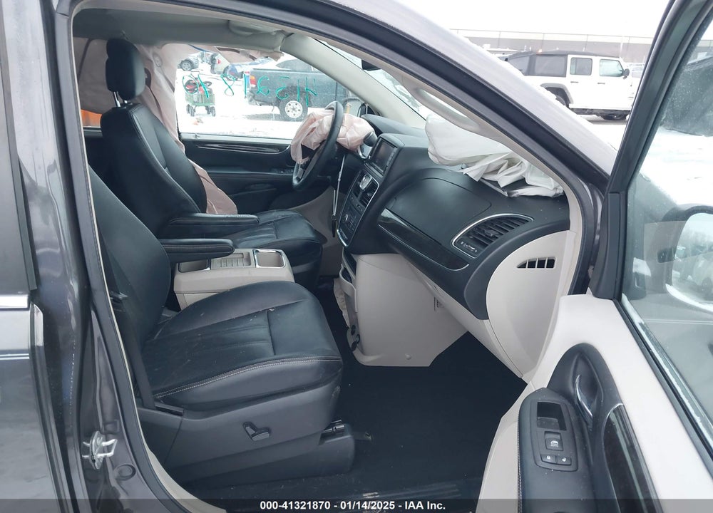2016 CHRYSLER TOWN & COUNTRY TOURING-L ANNIVERSARY EDITION VIN: 2C4RC1CGXGR166538