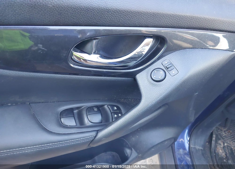 2018 NISSAN ROGUE S VIN: KNMAT2MV4JP572940