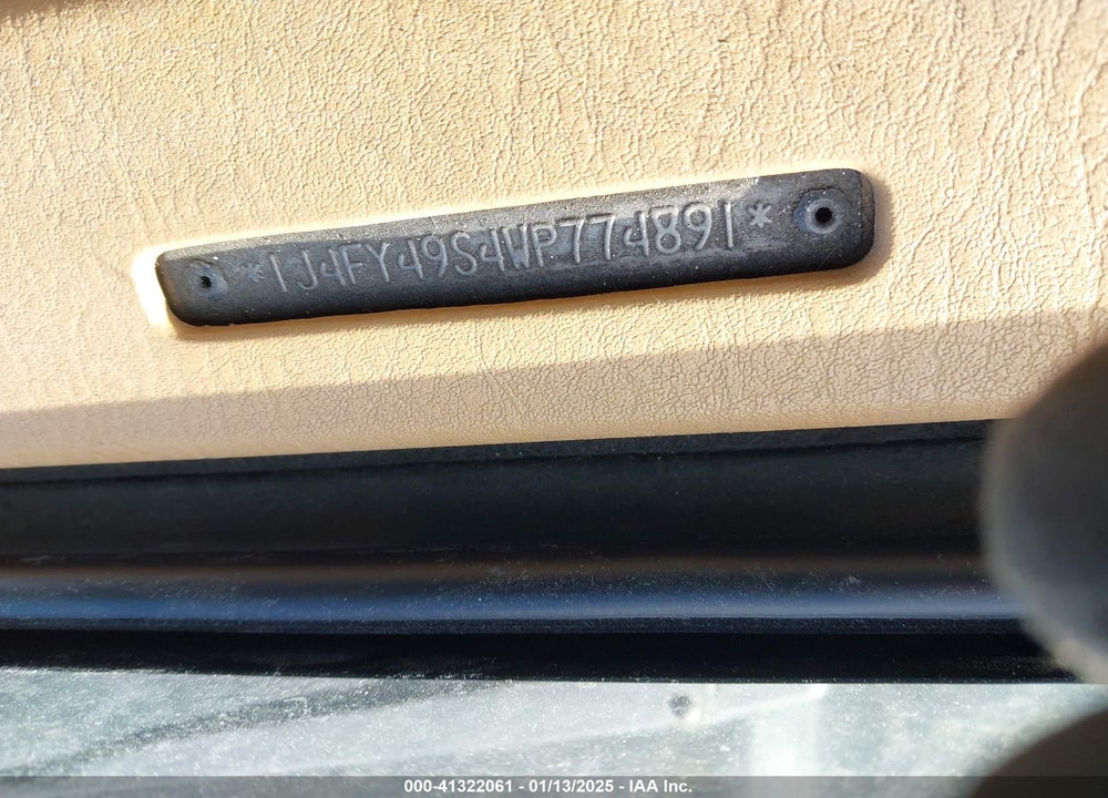 1998 JEEP WRANGLER SAHARA VIN: 1J4FY49S4WP774891