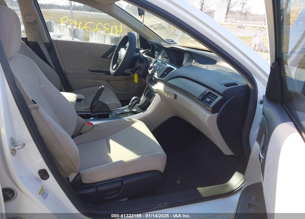 2013 HONDA ACCORD VIN: 1HGCR2F39DA268160