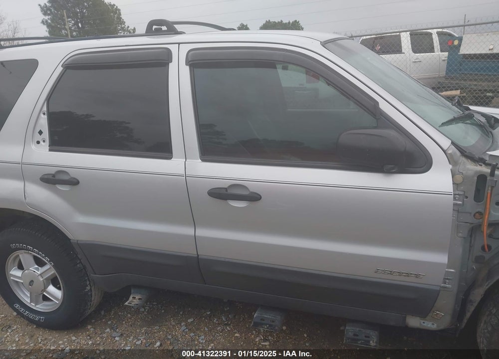 2002 FORD ESCAPE XLS VIN: 1FMYU01172KA35605