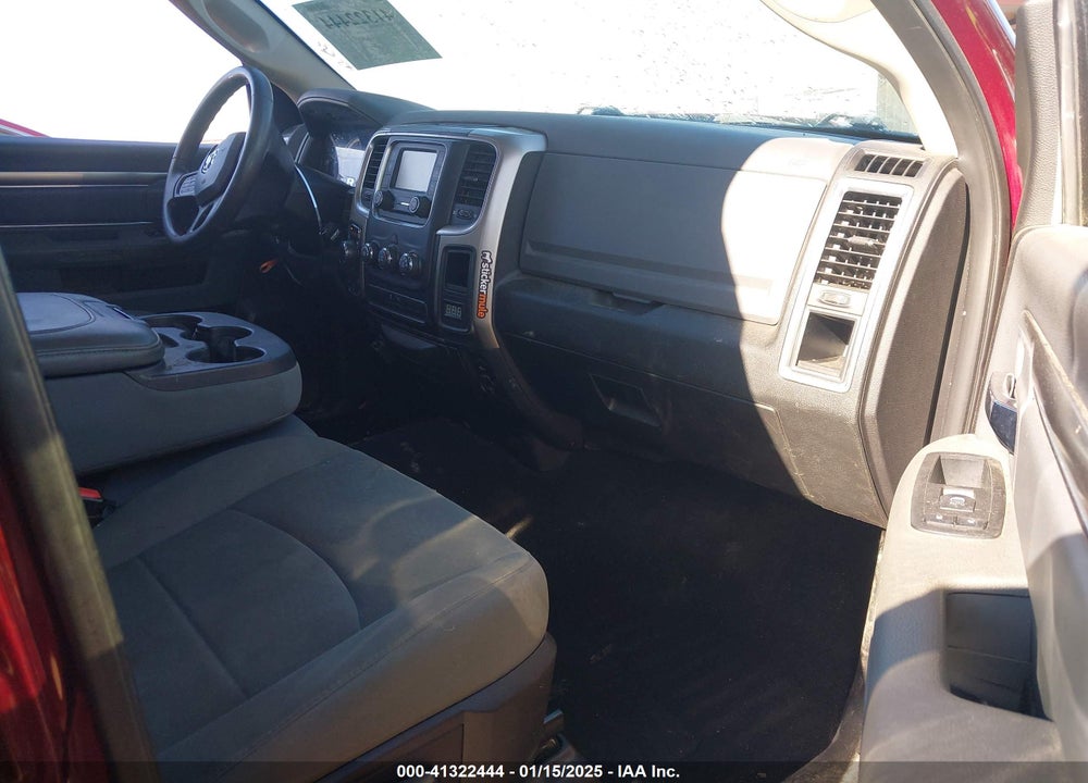 2019 RAM 1500 CLASSIC VIN: 1C6RR7TT3KS621436