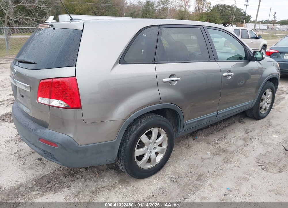 2012 KIA SORENTO LX VIN: 5XYKT3A13CG194692