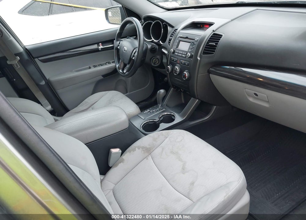 2012 KIA SORENTO LX VIN: 5XYKT3A13CG194692
