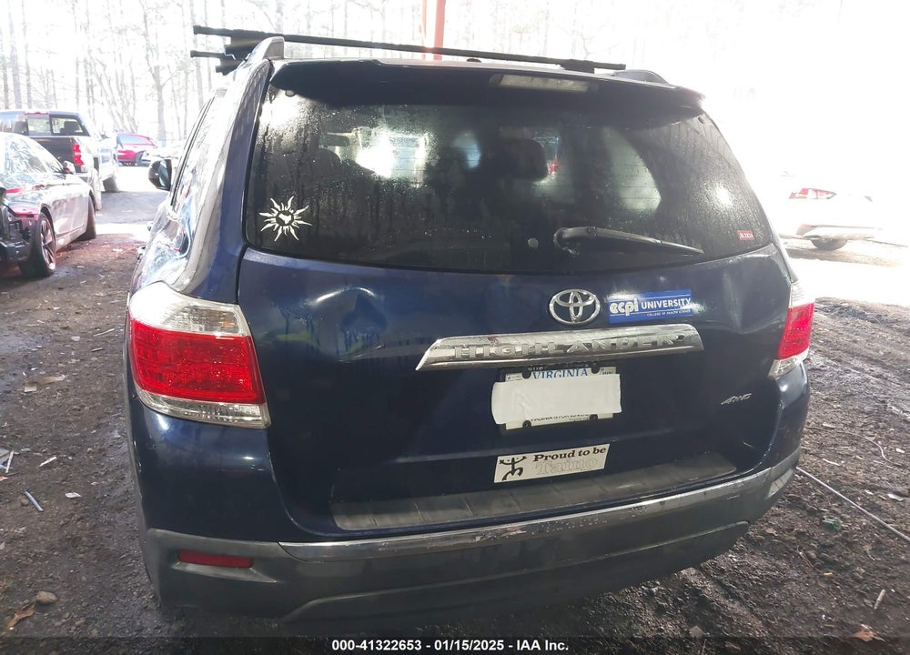2011 TOYOTA HIGHLANDER VIN: 5TDBK3EH4BS054937
