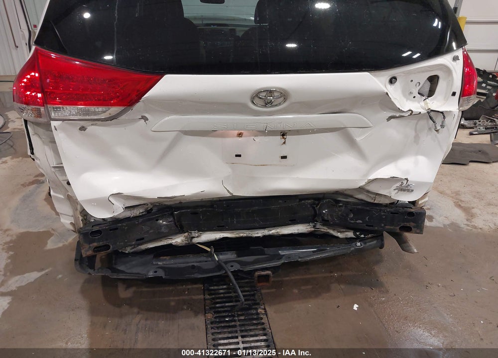 2013 TOYOTA SIENNA LE 7 PASSENGER VIN: 5TDJK3DC2DS049479