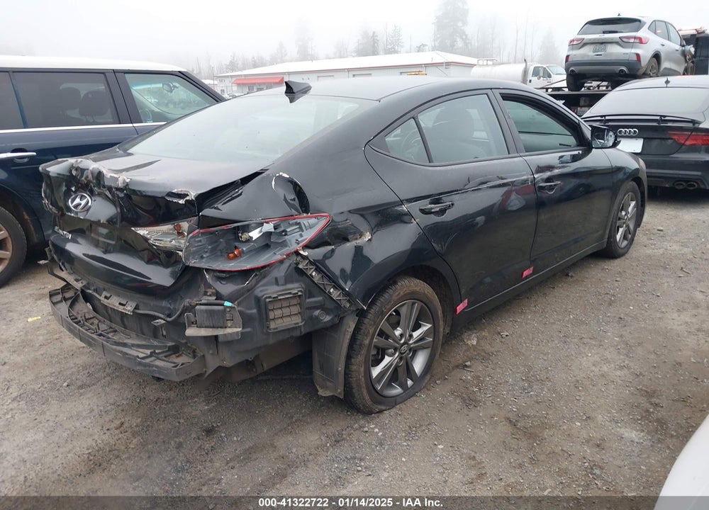 2018 HYUNDAI ELANTRA VIN: 5NPD84LF9JH335862