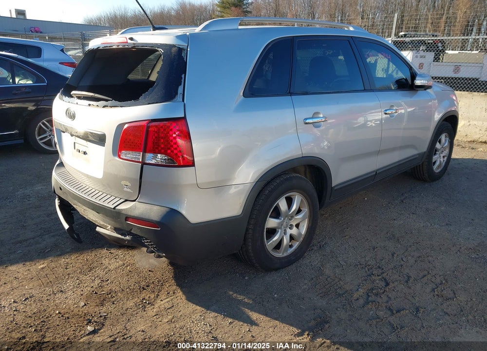 2013 KIA SORENTO LX VIN: 5XYKT3A6XDG406288