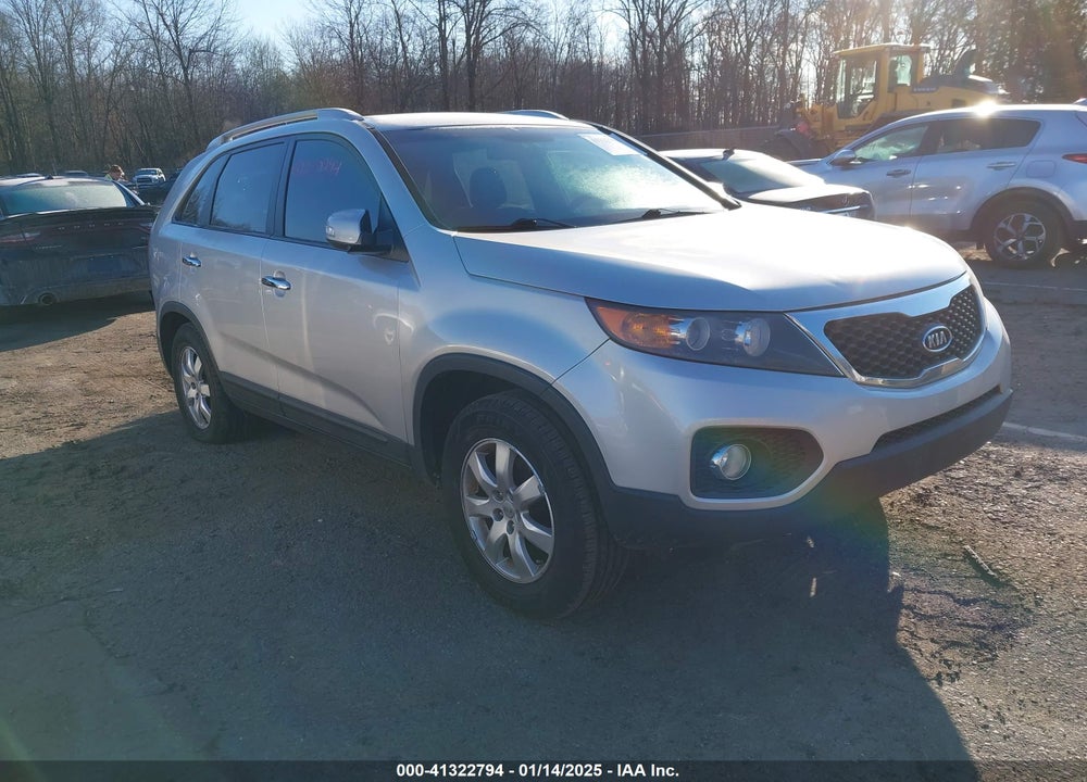 2013 KIA SORENTO LX VIN: 5XYKT3A6XDG406288