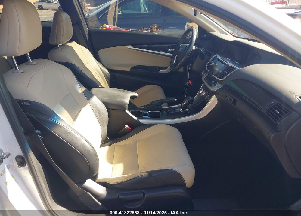 2013 HONDA ACCORD VIN: 1HGCT2B84DA009854