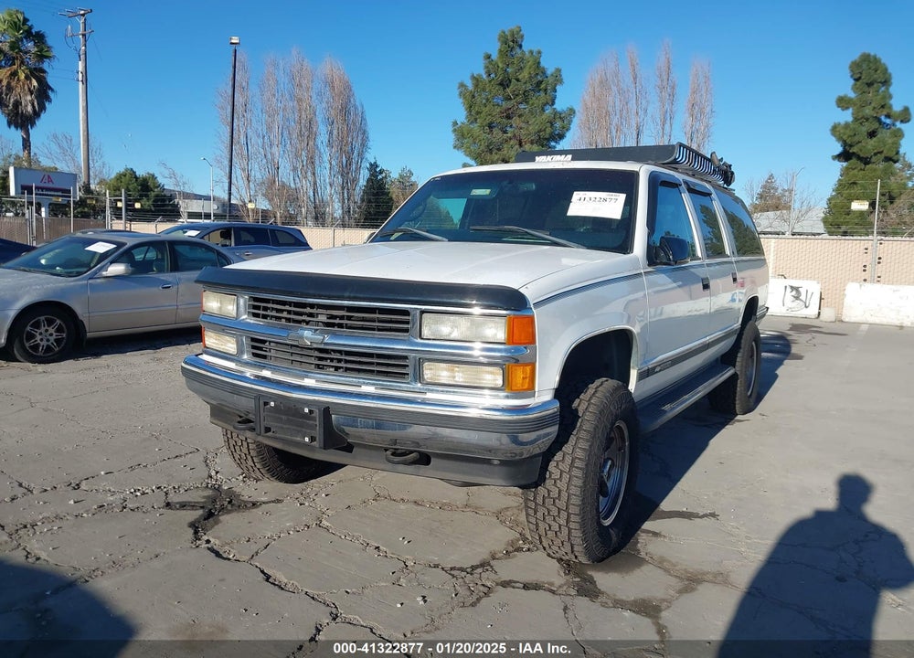 1998 CHEVROLET SUBURBAN 1500 VIN: 1GNFK16R5WJ352873