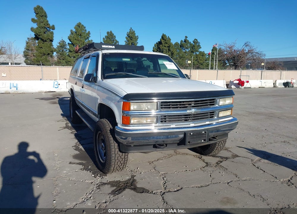 1998 CHEVROLET SUBURBAN 1500 VIN: 1GNFK16R5WJ352873