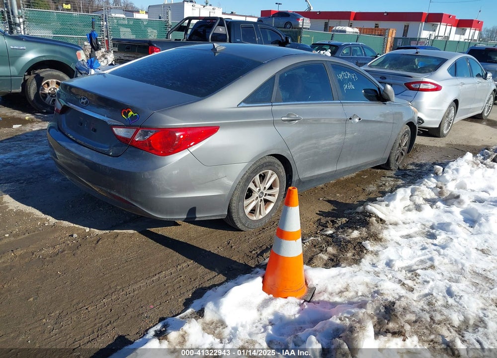 2013 HYUNDAI SONATA GLS VIN: 5NPEB4AC5DH714117