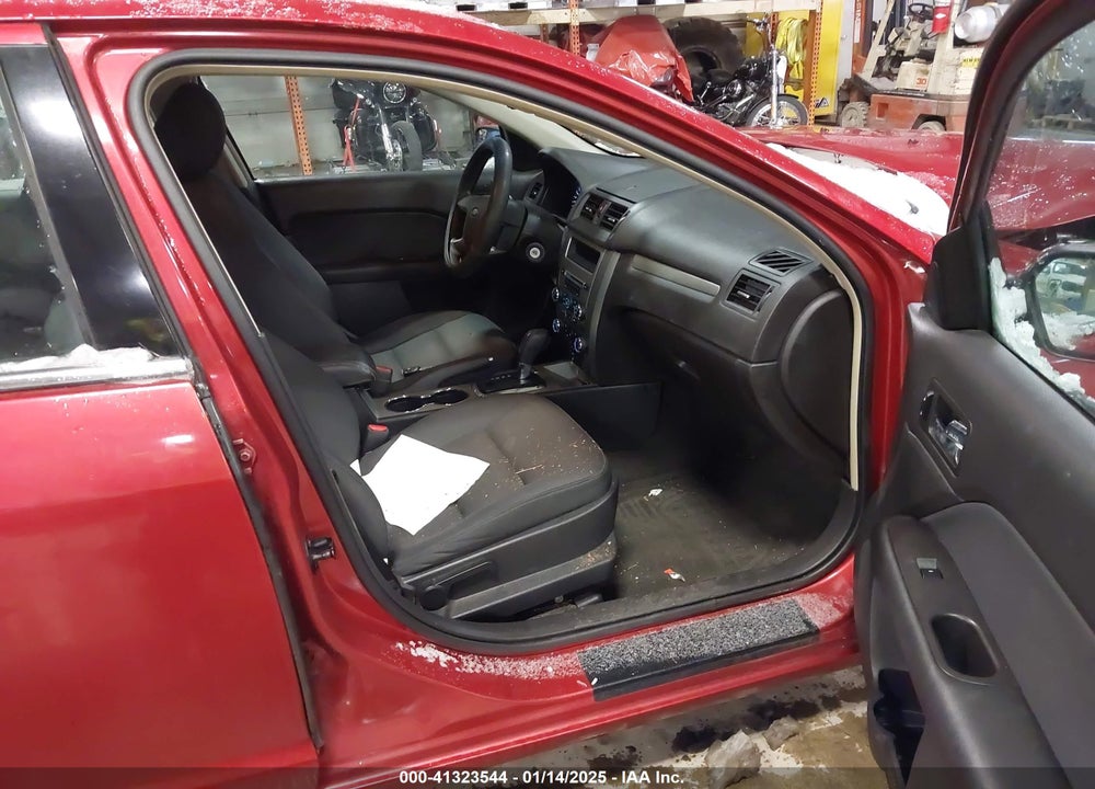 2011 FORD FUSION VIN: 3FAHP0HA5BR139027