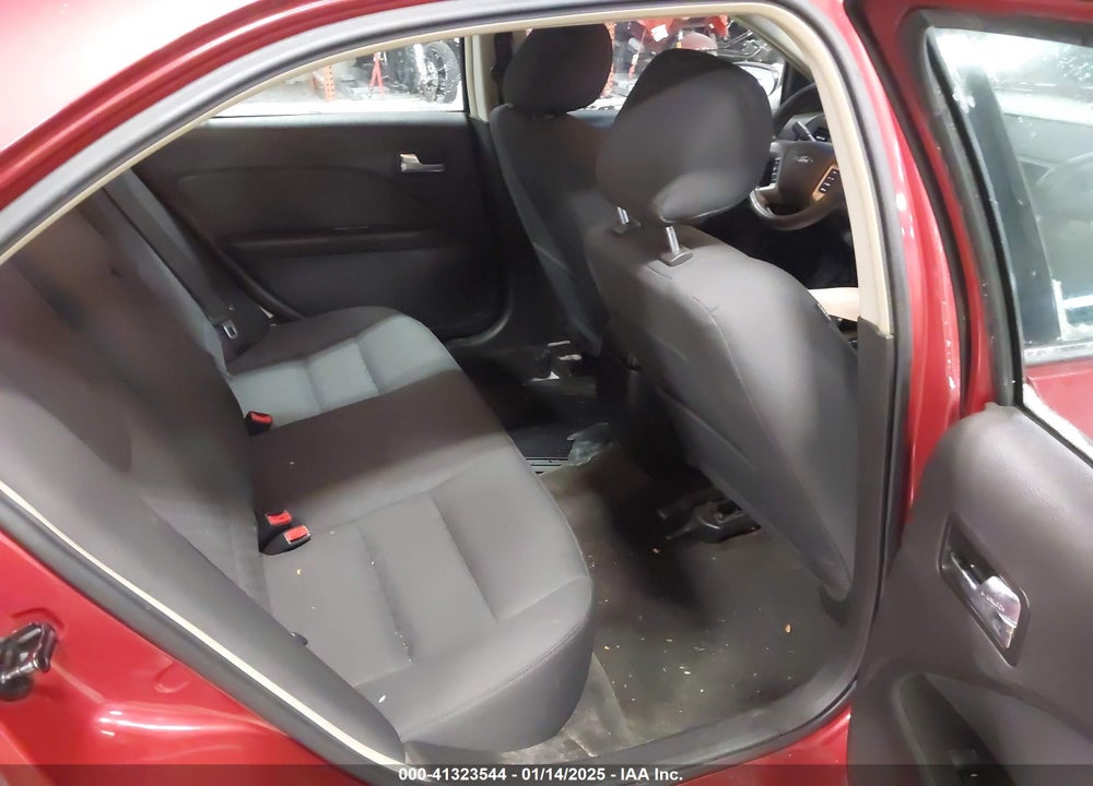 2011 FORD FUSION VIN: 3FAHP0HA5BR139027