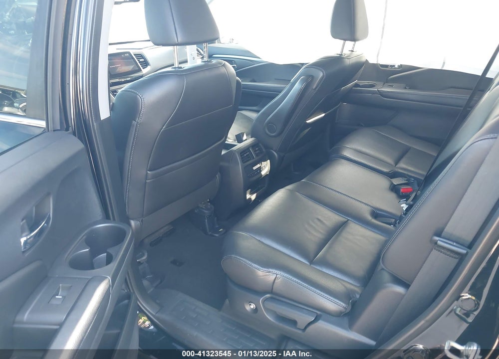 2018 HONDA PILOT EX-L VIN: 5FNYF5H59JB030759